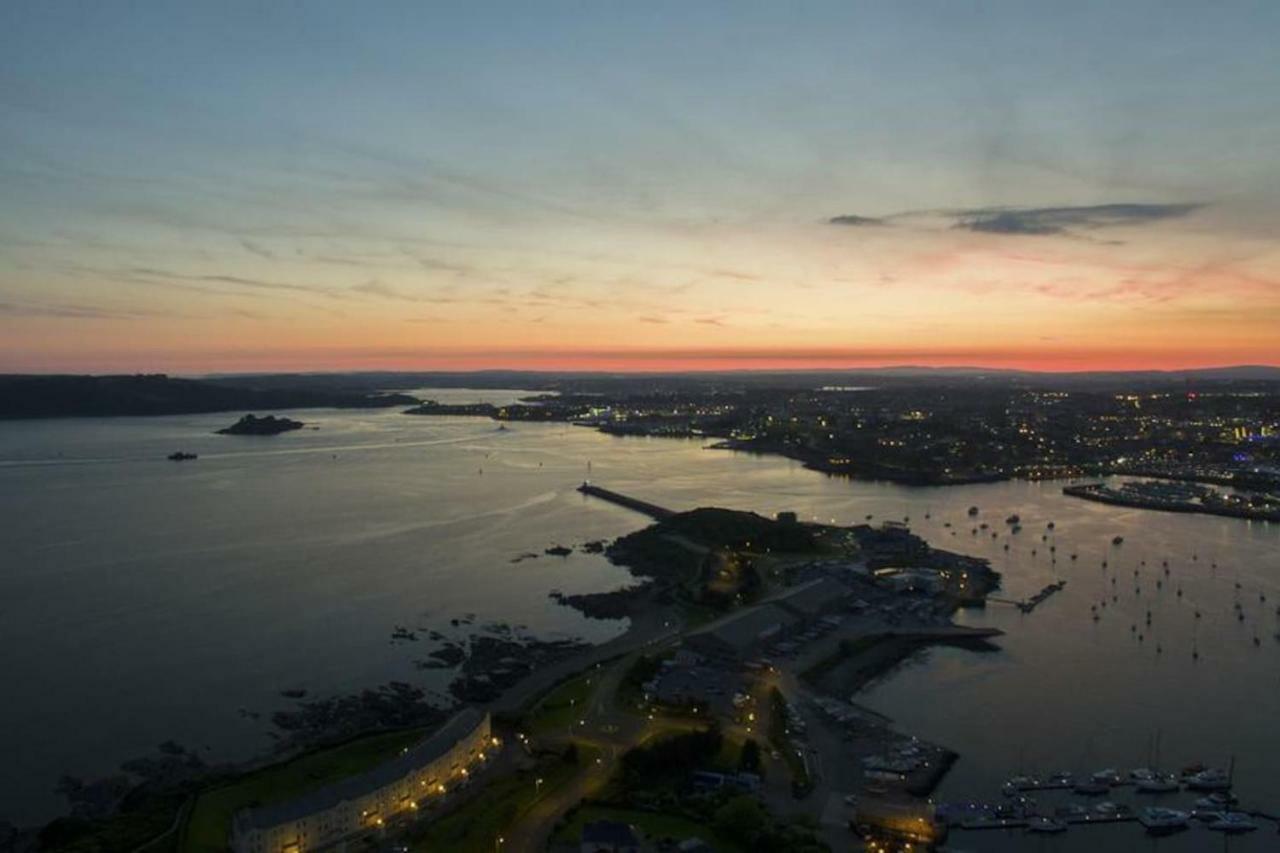 Ford Lodge Plymouth Bagian luar foto